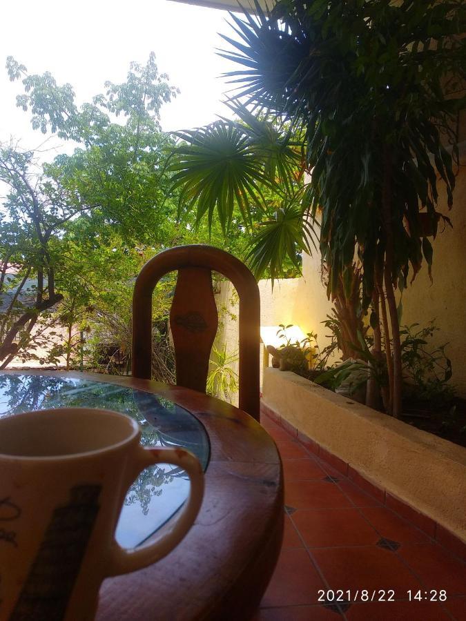 Room In Guest Room - Padrinos Hostal La Paz Full House Exterior photo